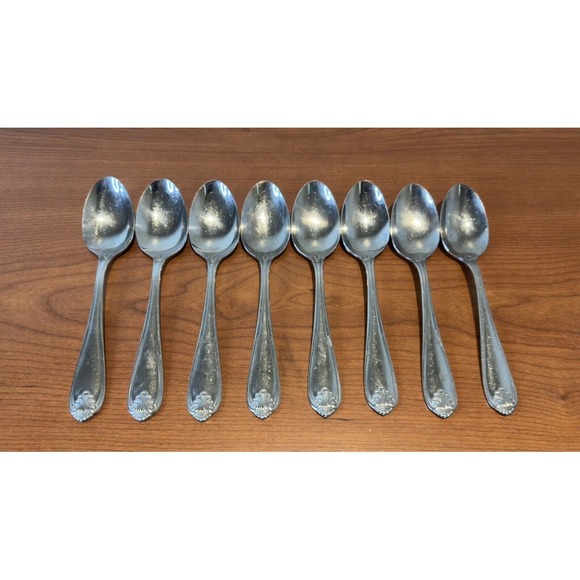 Oneida Northland Royal Shell 8 Oval Soup Spoon Stainless Steel Chrome 7 3/8" - Picture 1 of 6